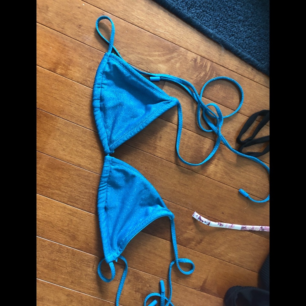 Worn once triangl bikini!